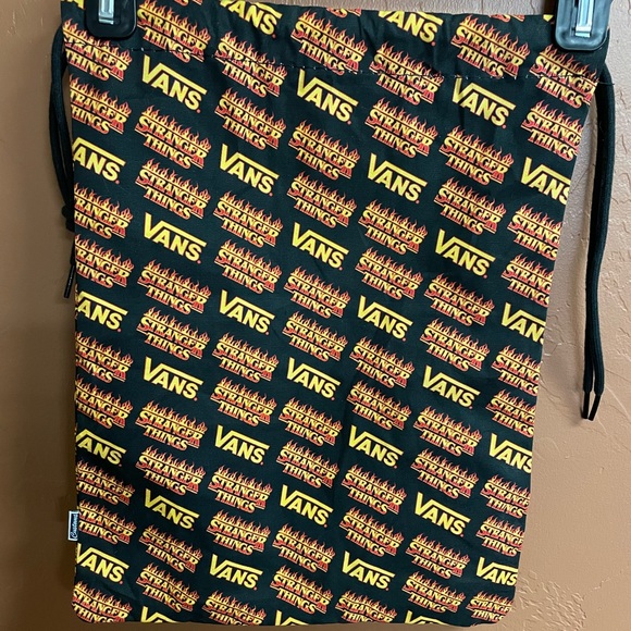 Vans x Stranger Things Cinched Dust Protector Shoe Bag, 16" X 12" - Picture 2 of 3